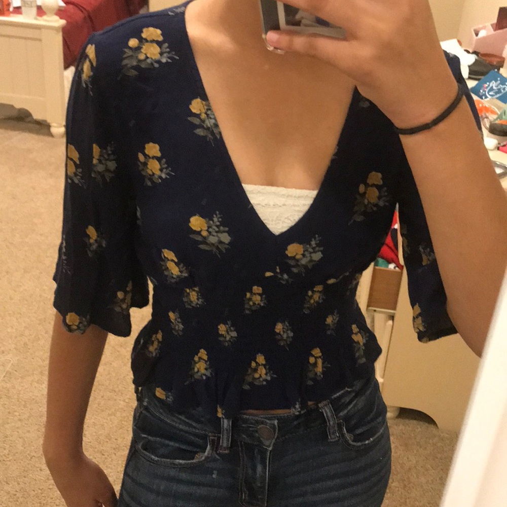 American Eagle Crop Peplum Flare Sleeve Flower Top